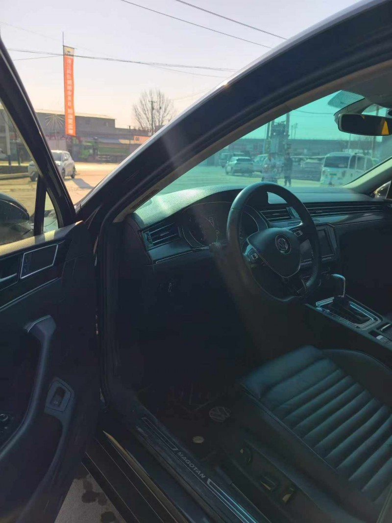 保定19年大众迈腾4