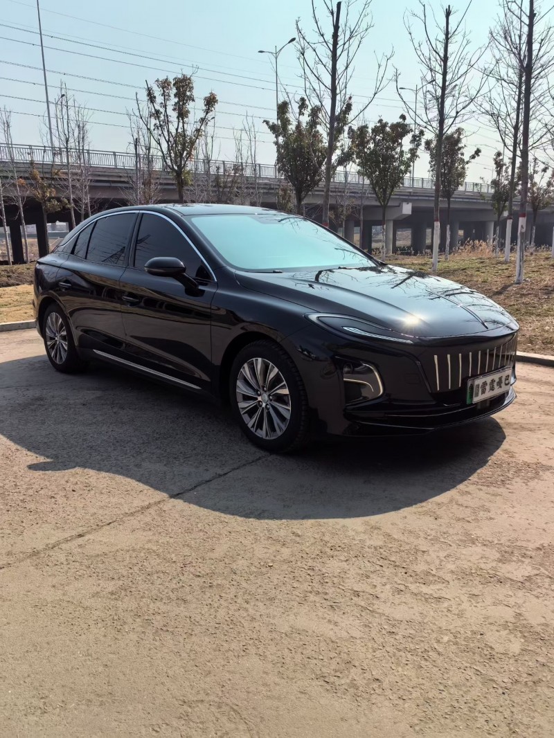 青岛24年红旗E-QM53