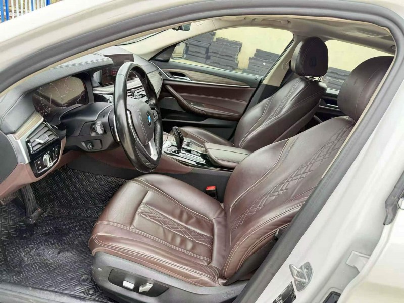 张家界19年宝马5系4