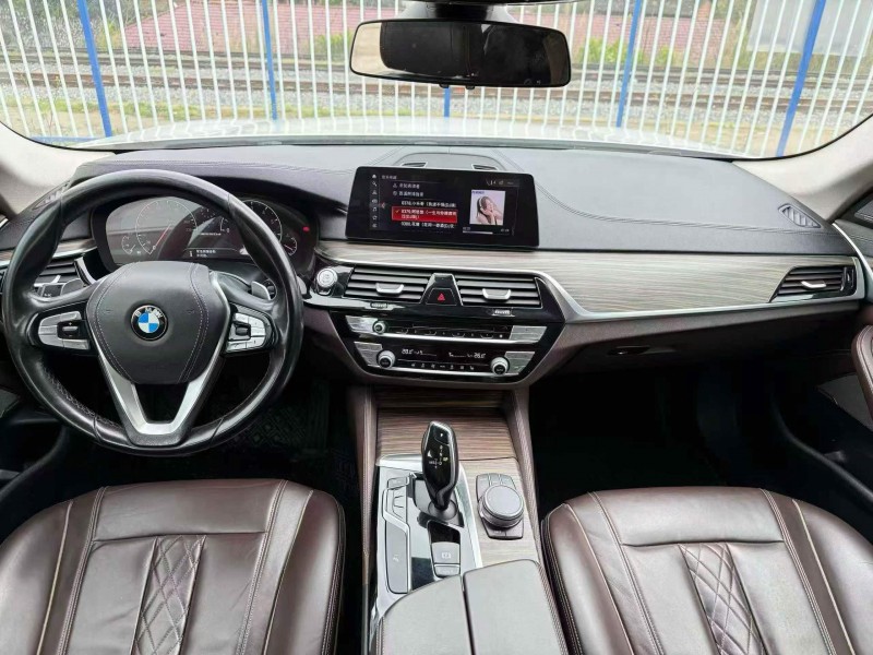 张家界19年宝马5系5