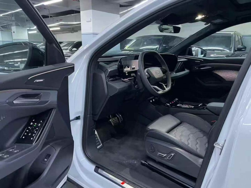 广州26年奥迪Q64