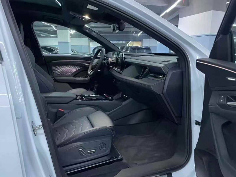 广州26年奥迪Q67