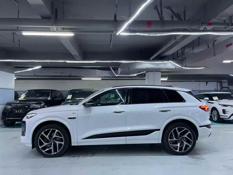 广州26年奥迪Q68