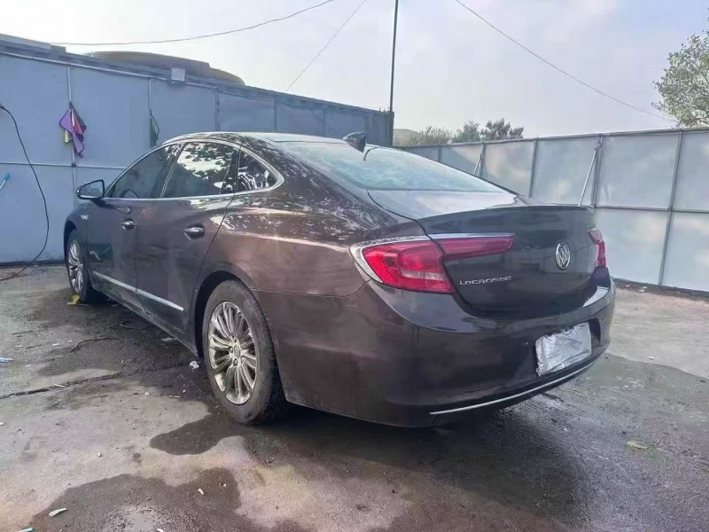 青岛16年别克君越9