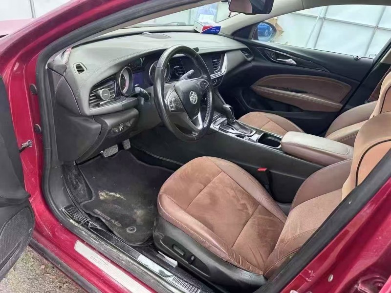 青岛18年别克君威3