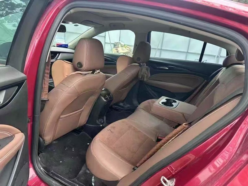 青岛18年别克君威4