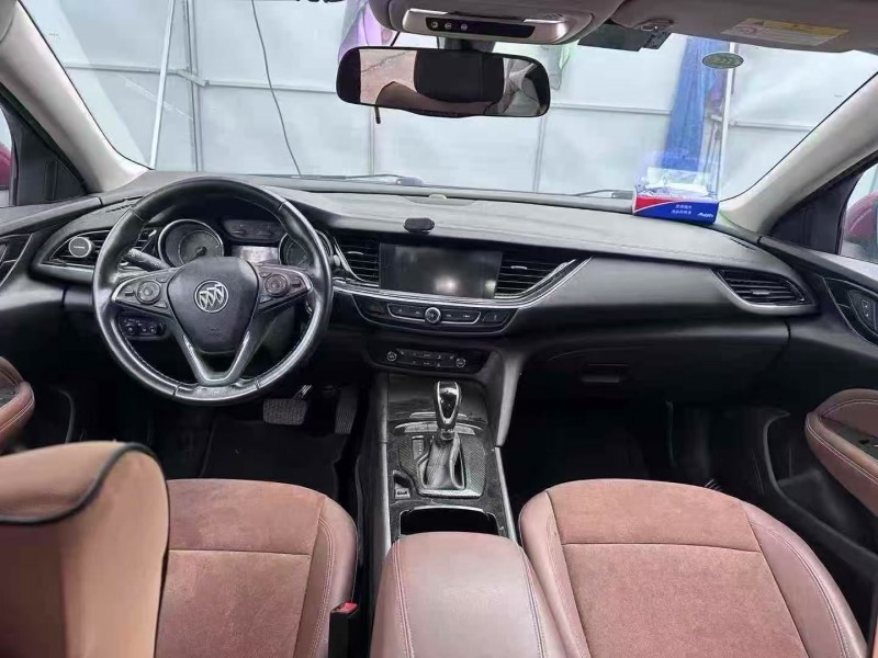 青岛18年别克君威5