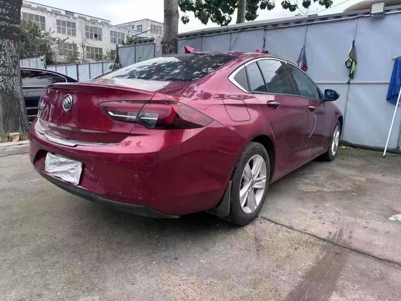 青岛18年别克君威7