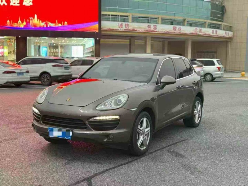 湖州13年保时捷卡宴3