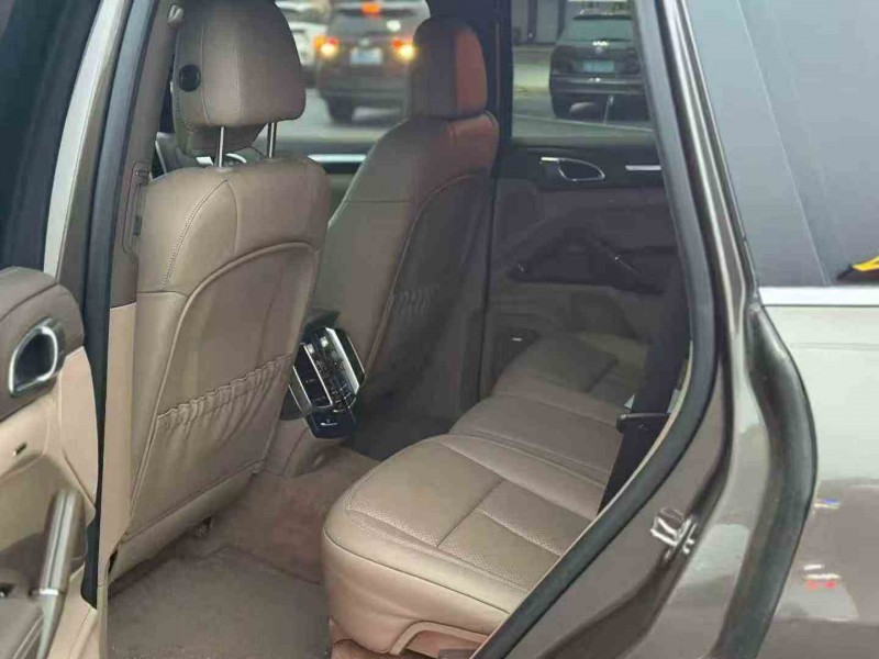 湖州13年保时捷卡宴4