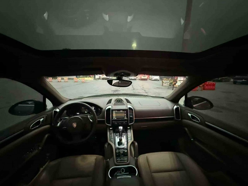 湖州13年保时捷卡宴6