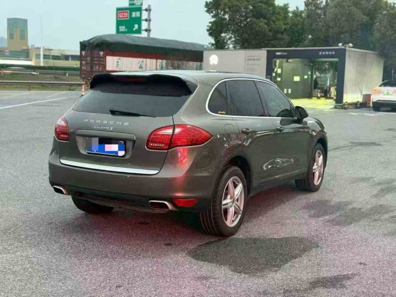 湖州13年保时捷卡宴8