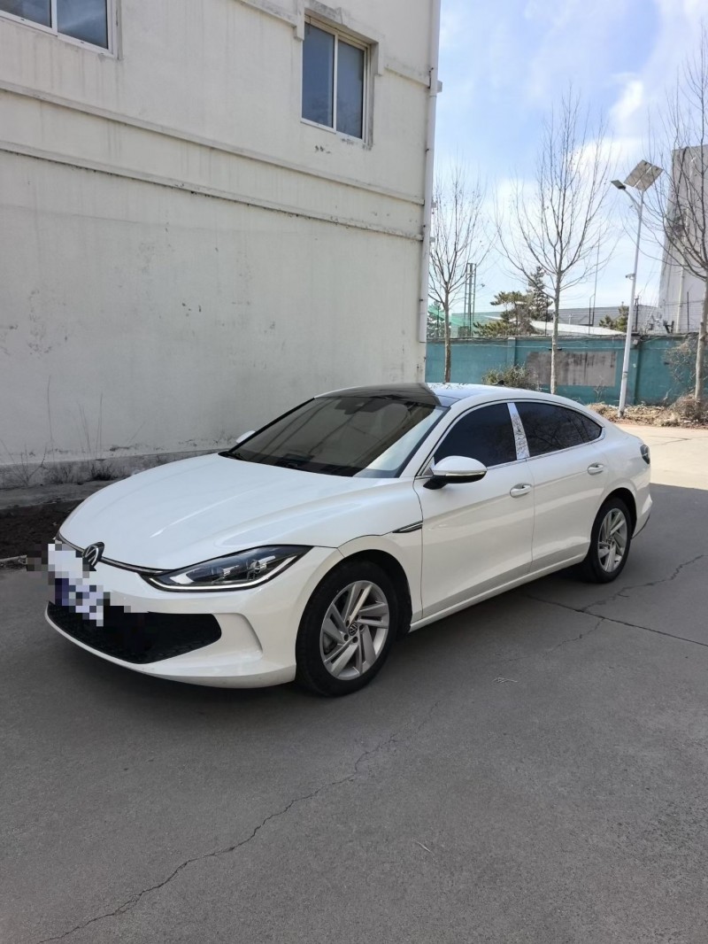 青岛22年大众凌渡3