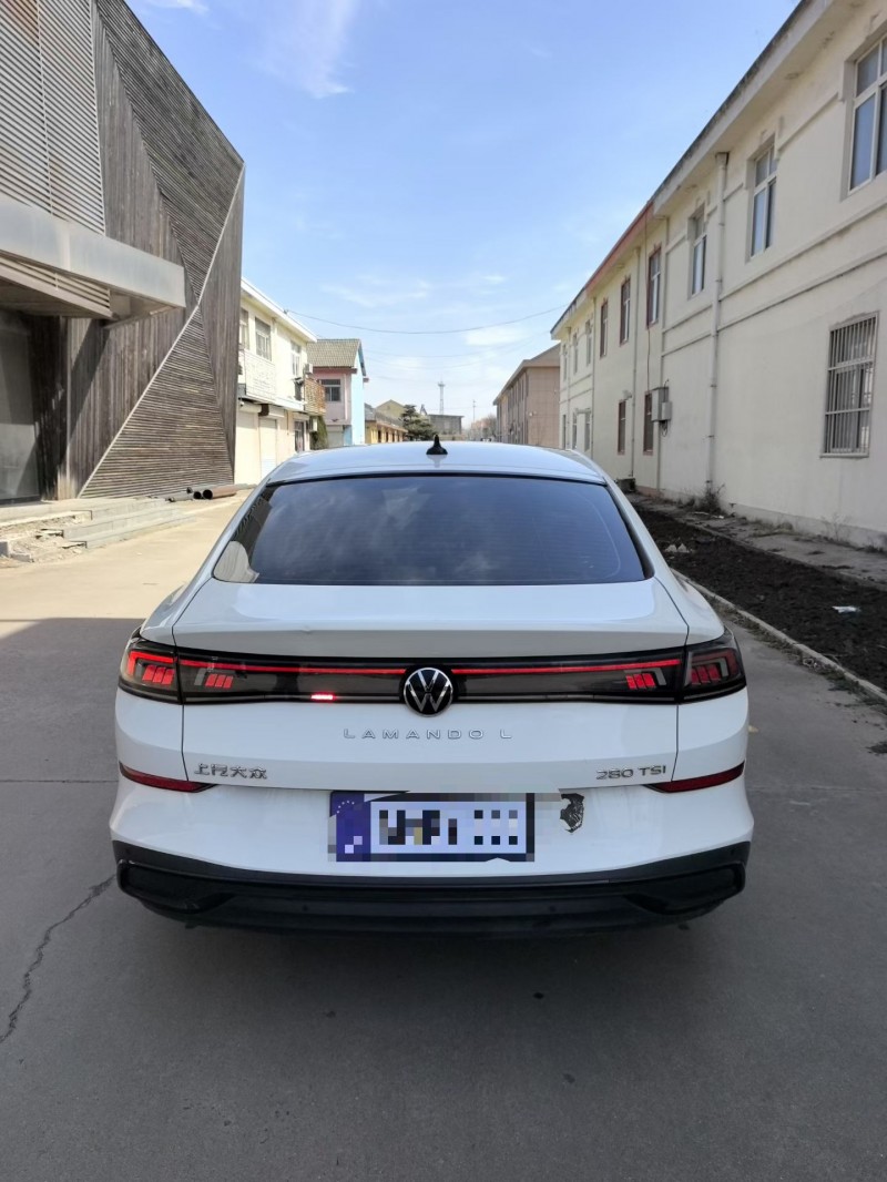 青岛22年大众凌渡9