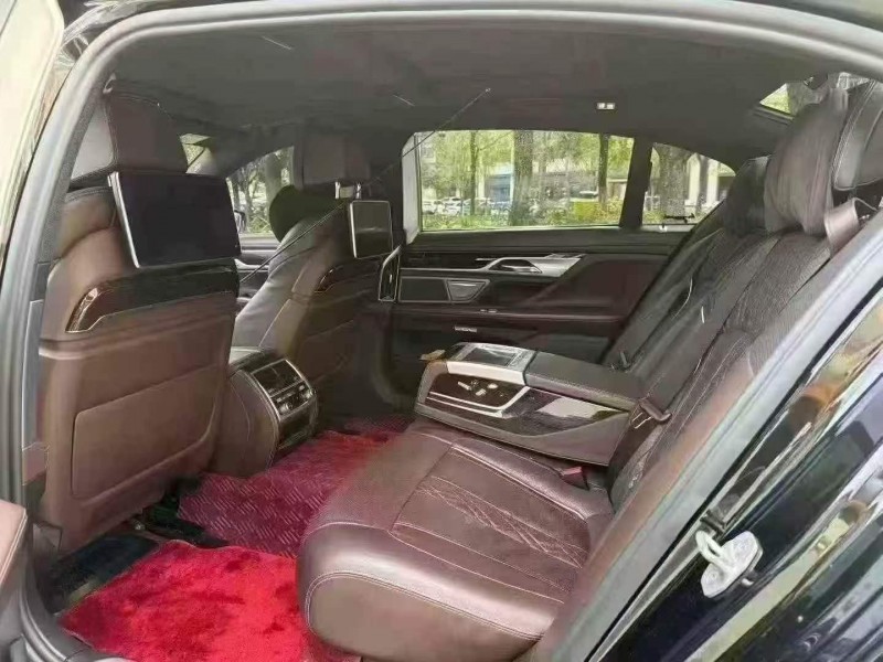 赣州17年宝马7系5