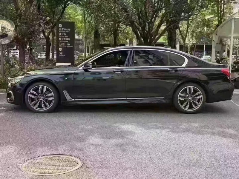 赣州17年宝马7系8