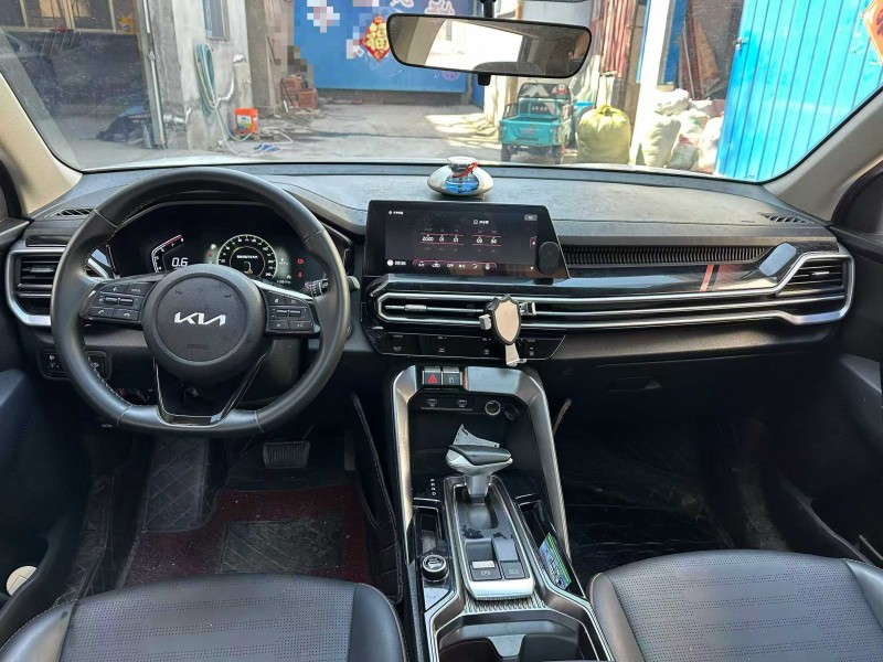 潍坊21年起亚智跑5