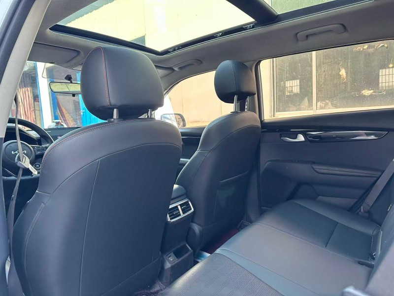 潍坊21年起亚智跑6