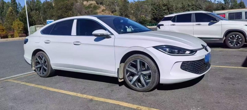 昆明25年大众凌渡2