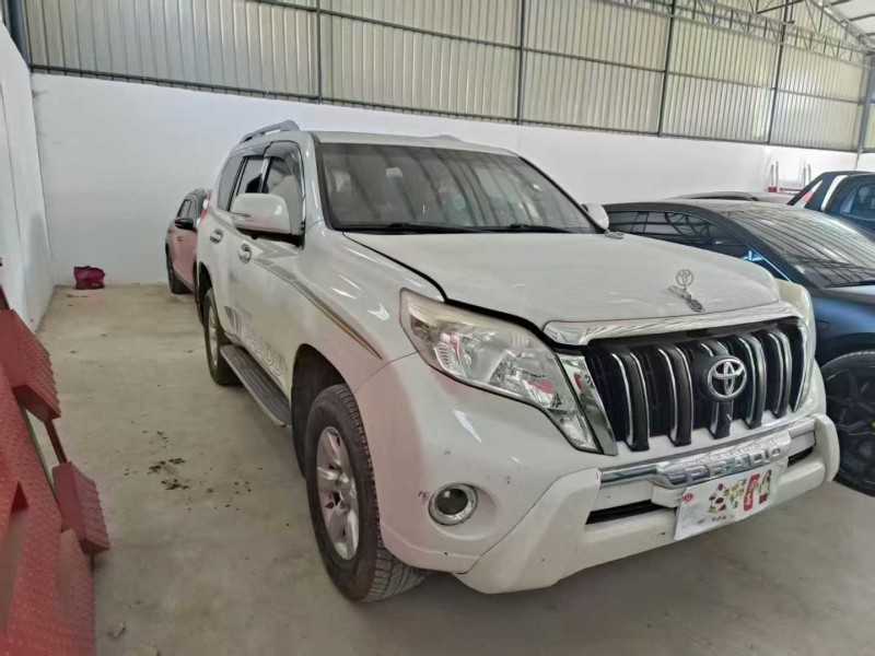 昆明17年丰田普拉多1