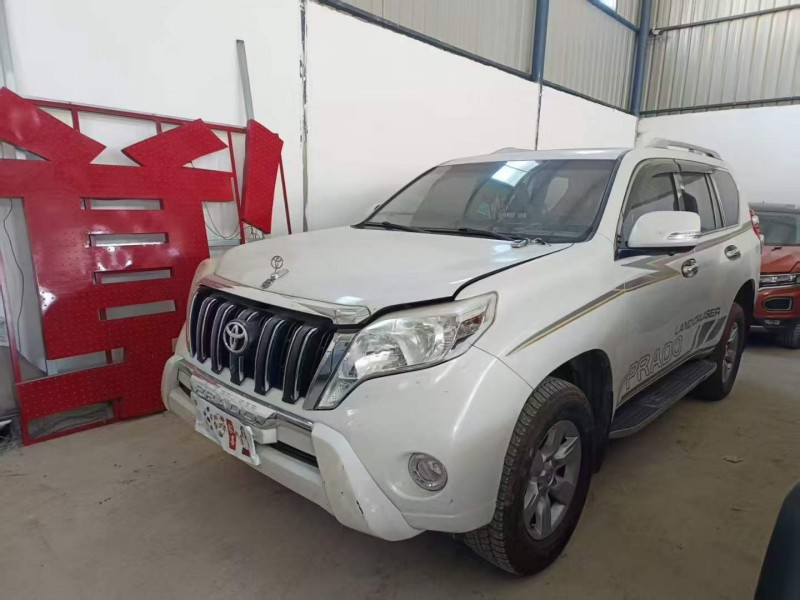 昆明17年丰田普拉多2