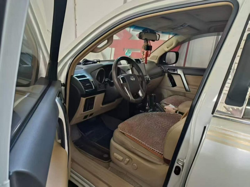 昆明17年丰田普拉多3