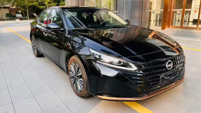 广州25年日产天籁2