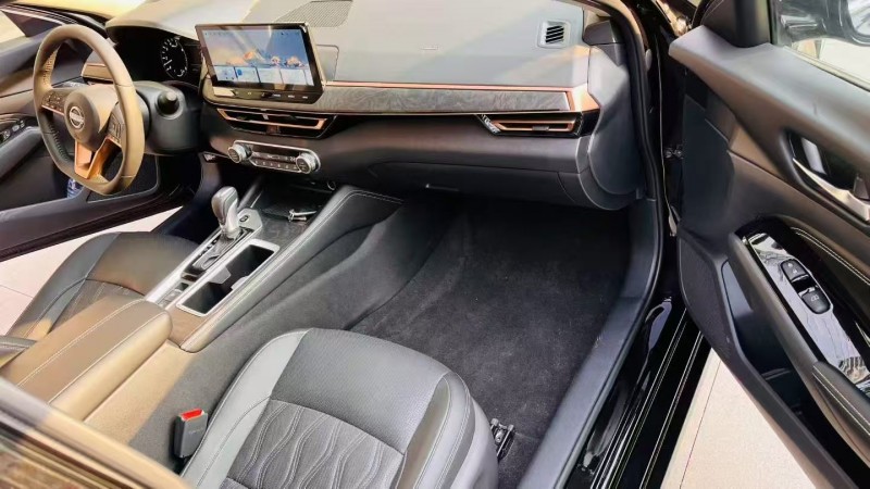 广州25年日产天籁4