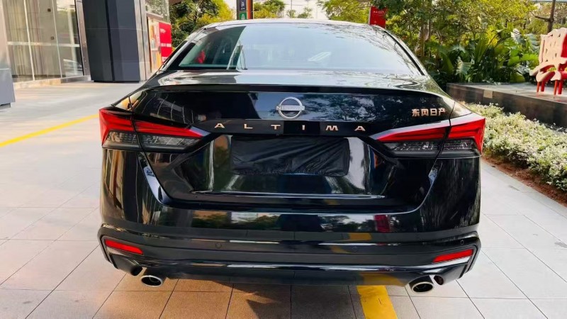 广州25年日产天籁9