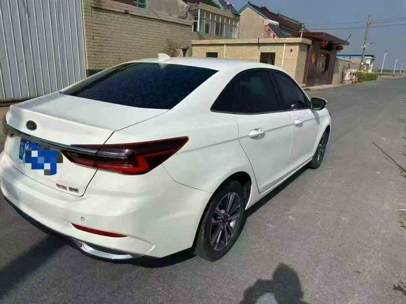 铜陵22年福特福睿斯7