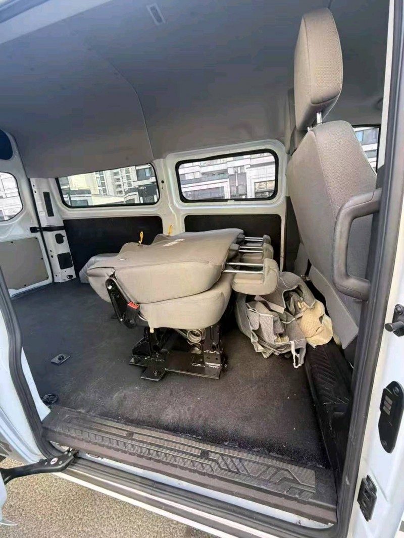 青岛22年福特全顺8