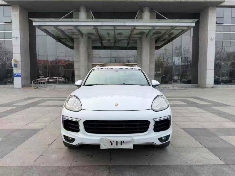 枣庄17年保时捷卡宴1