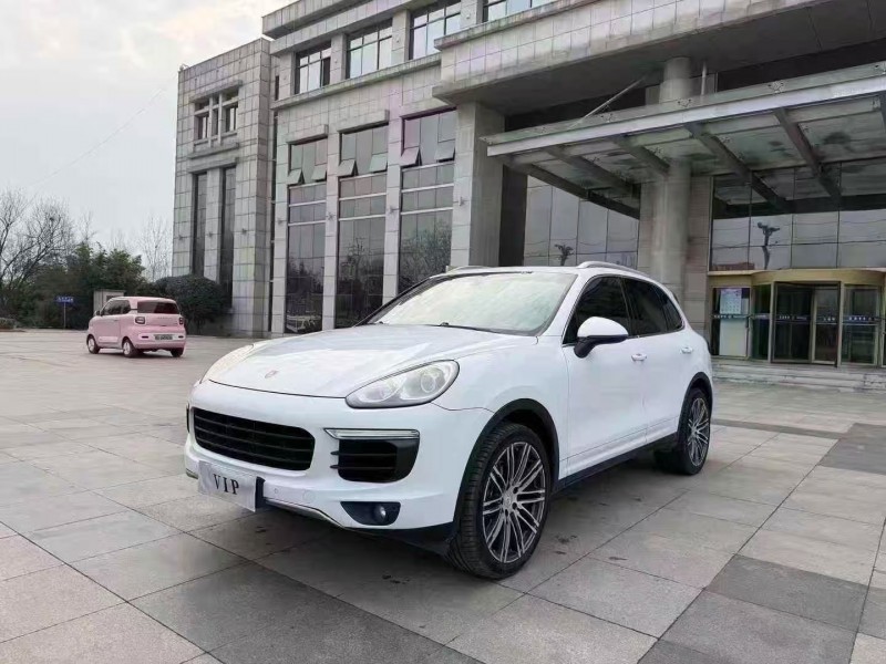 枣庄17年保时捷卡宴2