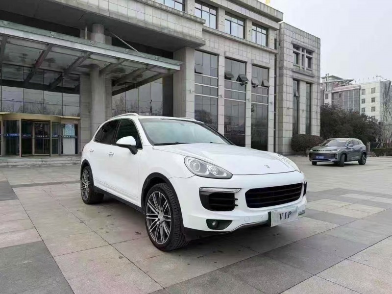 枣庄17年保时捷卡宴3