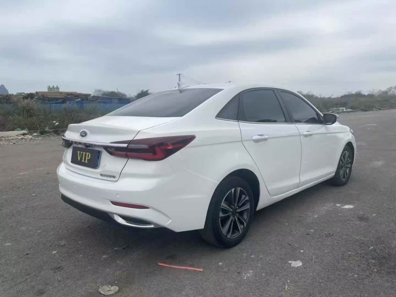 广州22年福特福睿斯4