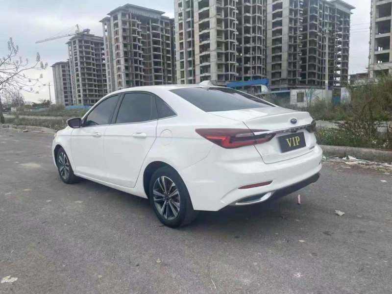 广州22年福特福睿斯8