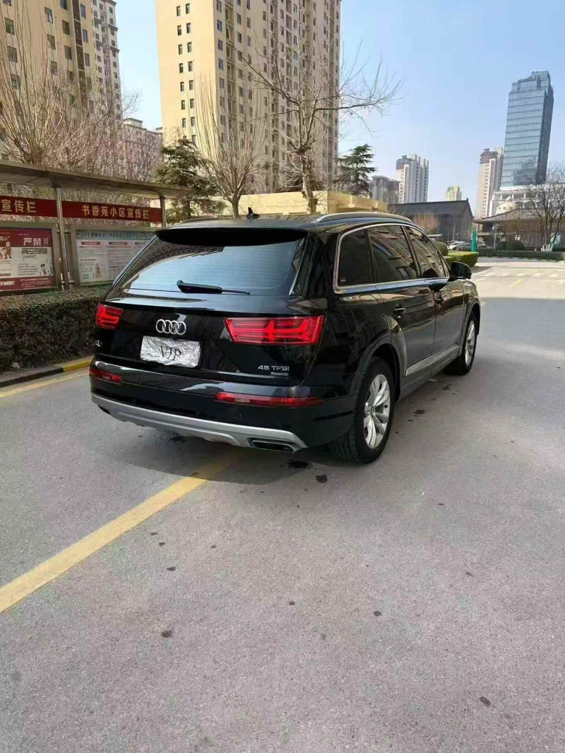承德19年奥迪Q79