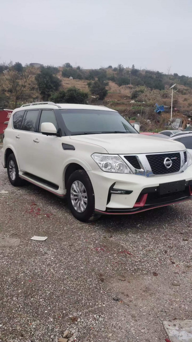 娄底17年日产途乐2