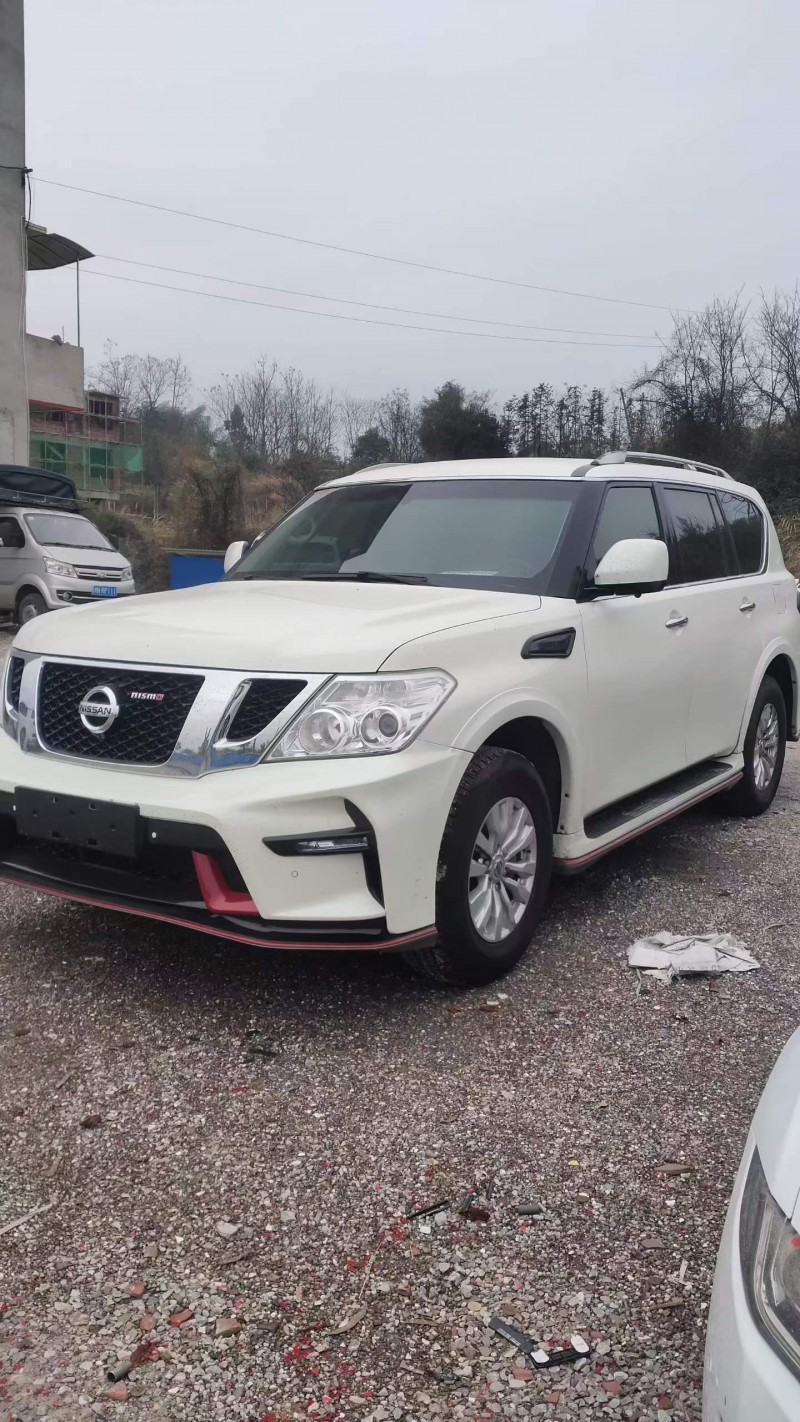 娄底17年日产途乐3