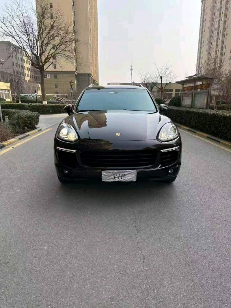 保定16年保时捷卡宴1