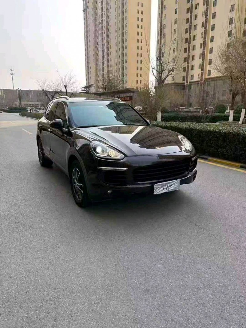 保定16年保时捷卡宴2