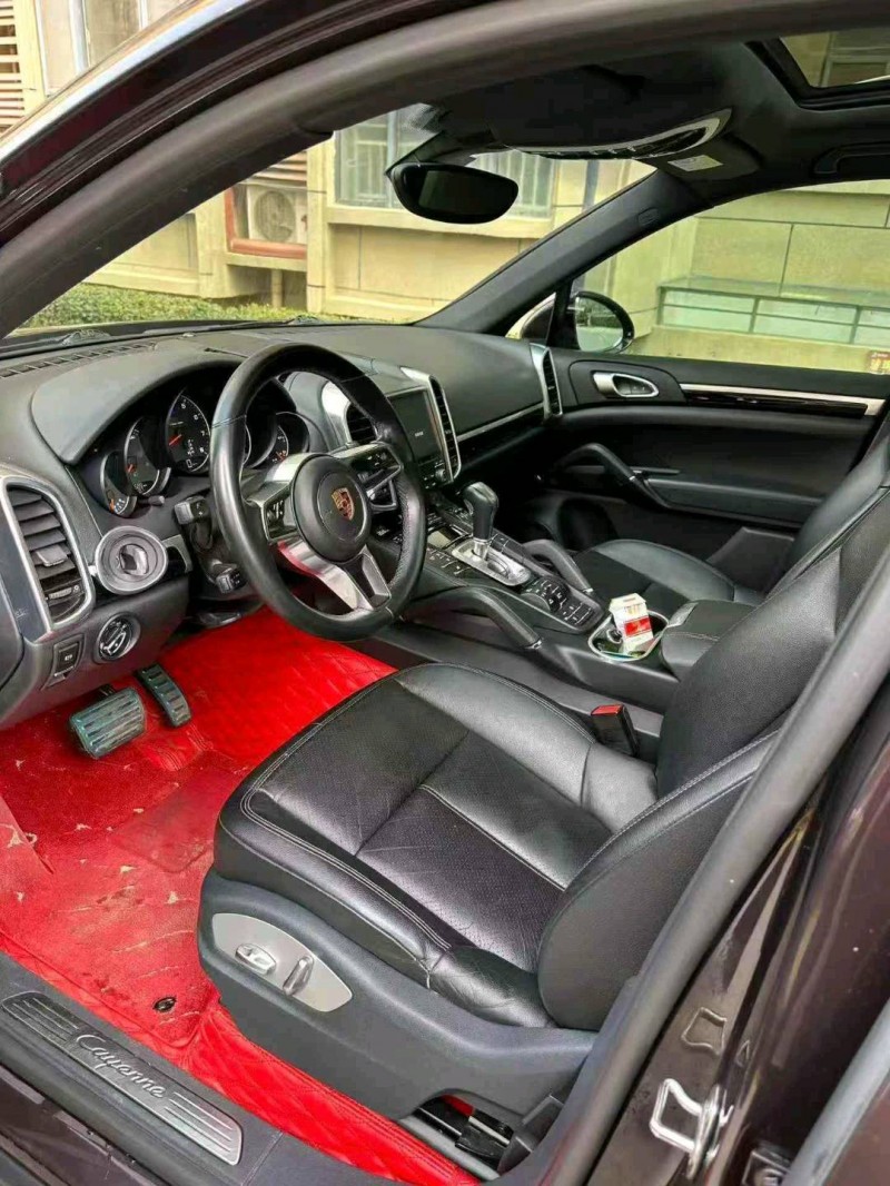 保定16年保时捷卡宴5