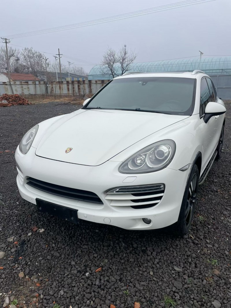 济南12年保时捷卡宴3