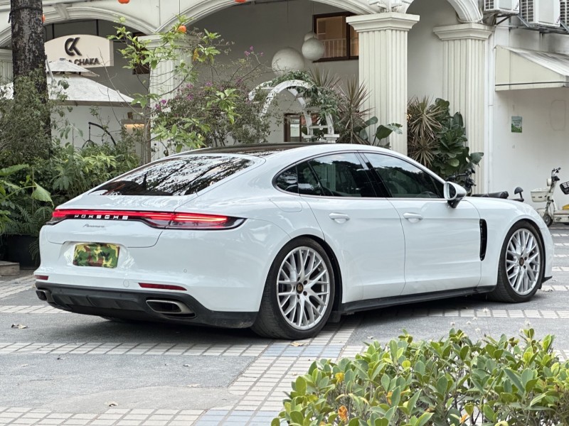 东莞21年保时捷帕拉梅拉8