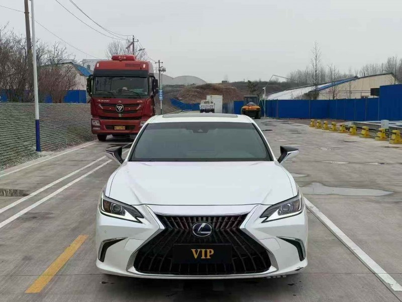 东营22年雷克萨斯ES1