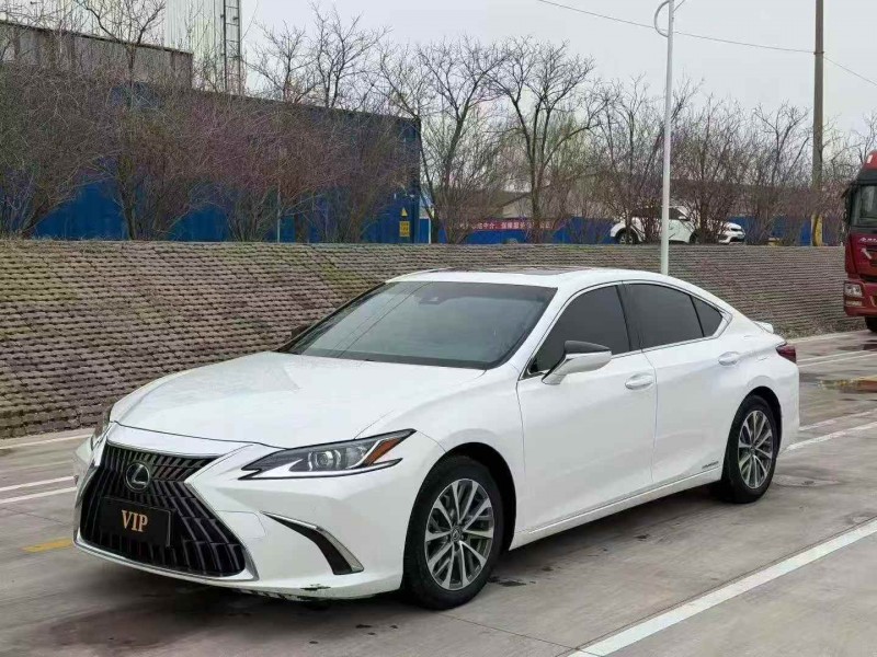 东营22年雷克萨斯ES2