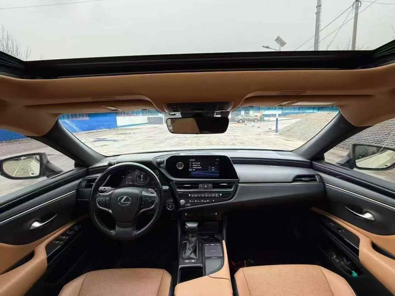 东营22年雷克萨斯ES4