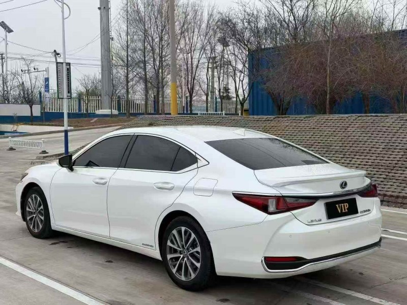 东营22年雷克萨斯ES7