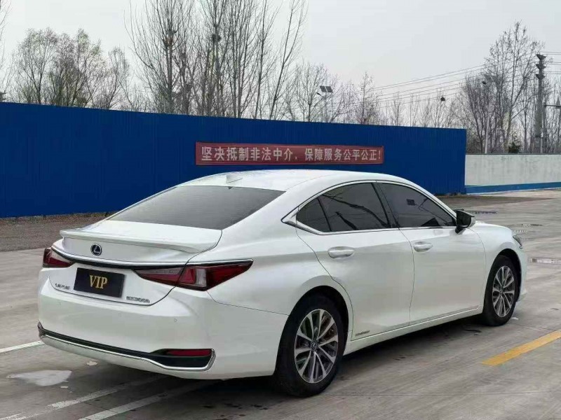 东营22年雷克萨斯ES8