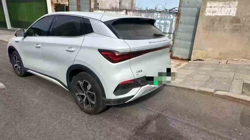 東營24年比亞迪元8